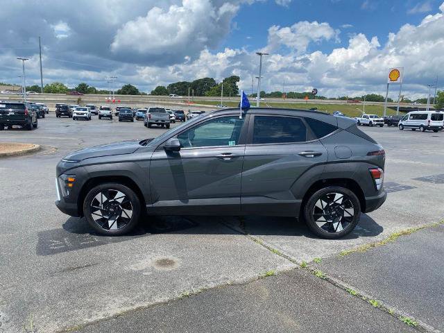 Used 2025 Hyundai Kona SEL FWD image 4