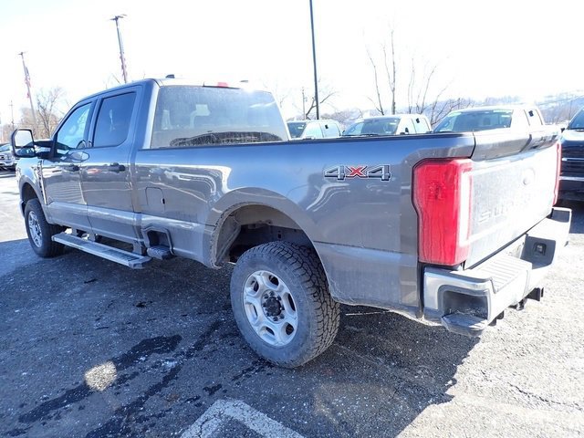 Certified 2025 Ford F250 XLT image 5