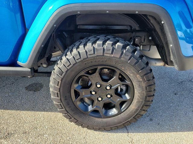 Used 2023 Jeep Gladiator Willys image 9