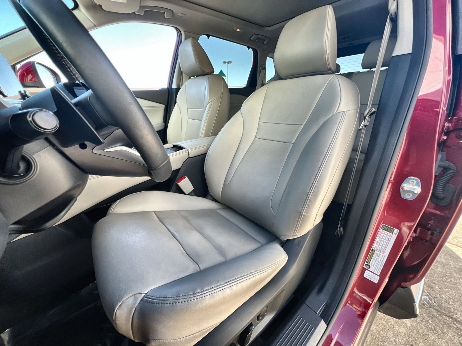 Used 2023 Nissan Rogue SL w/ SL Premium Package image 13