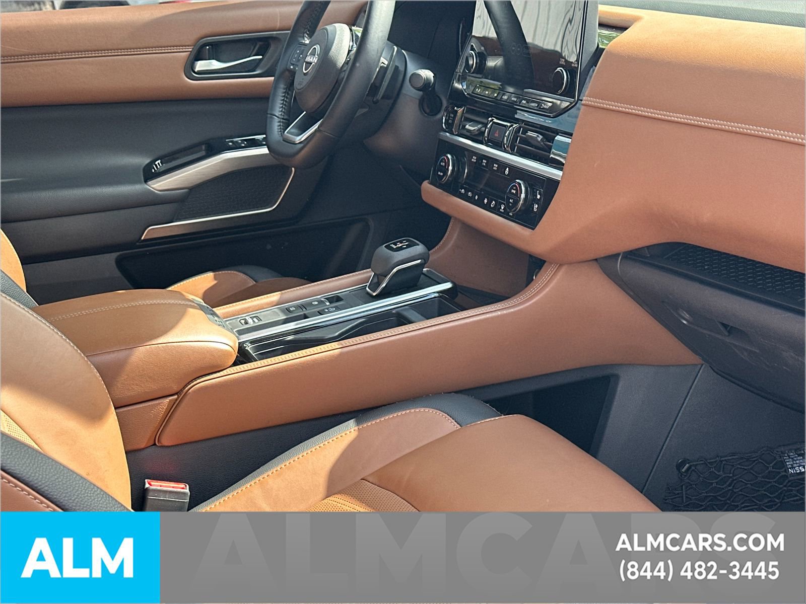 Used 2025 Nissan Pathfinder Platinum FWD image 34