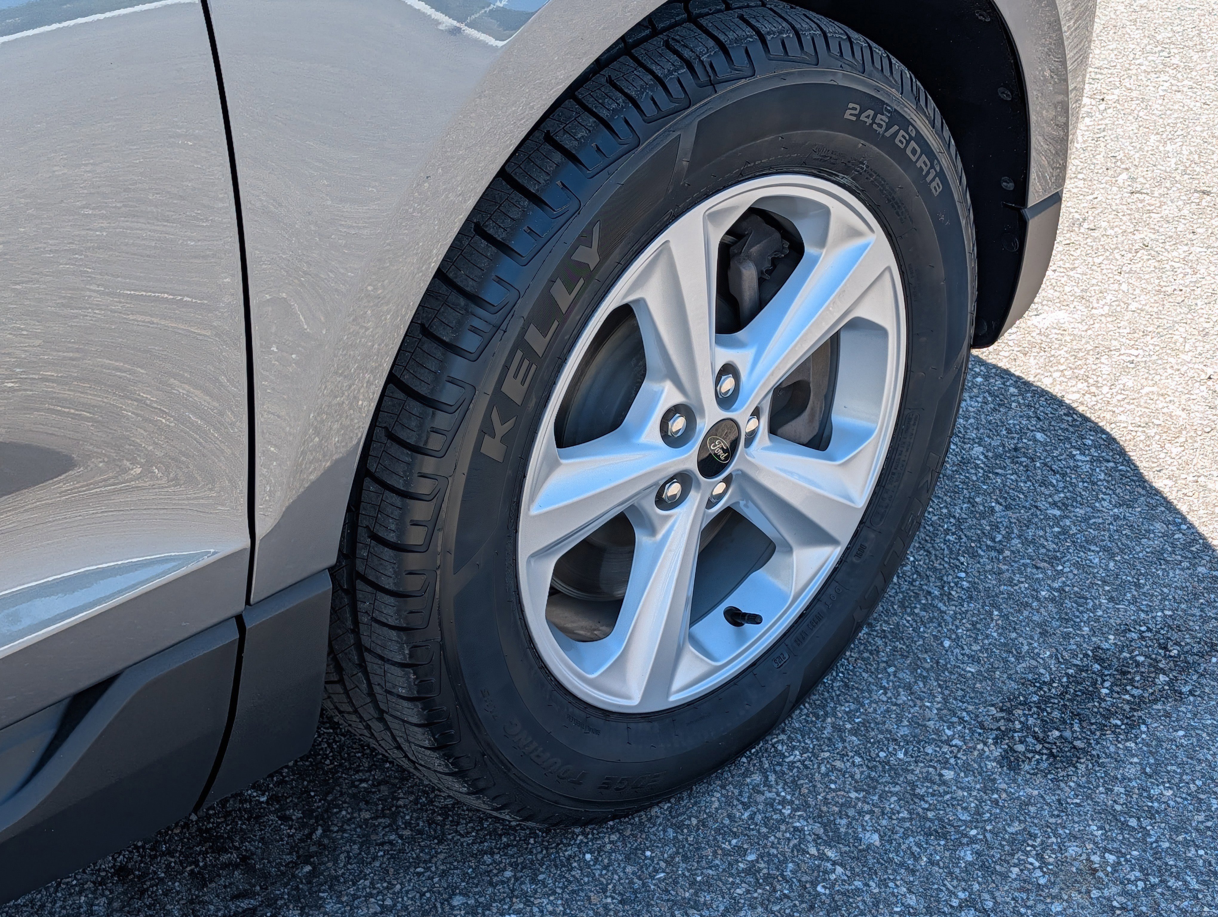 Certified 2024 Ford Edge SE image 13