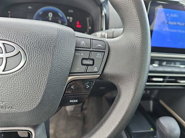 Used 2025 Toyota Camry LE FWD image 13