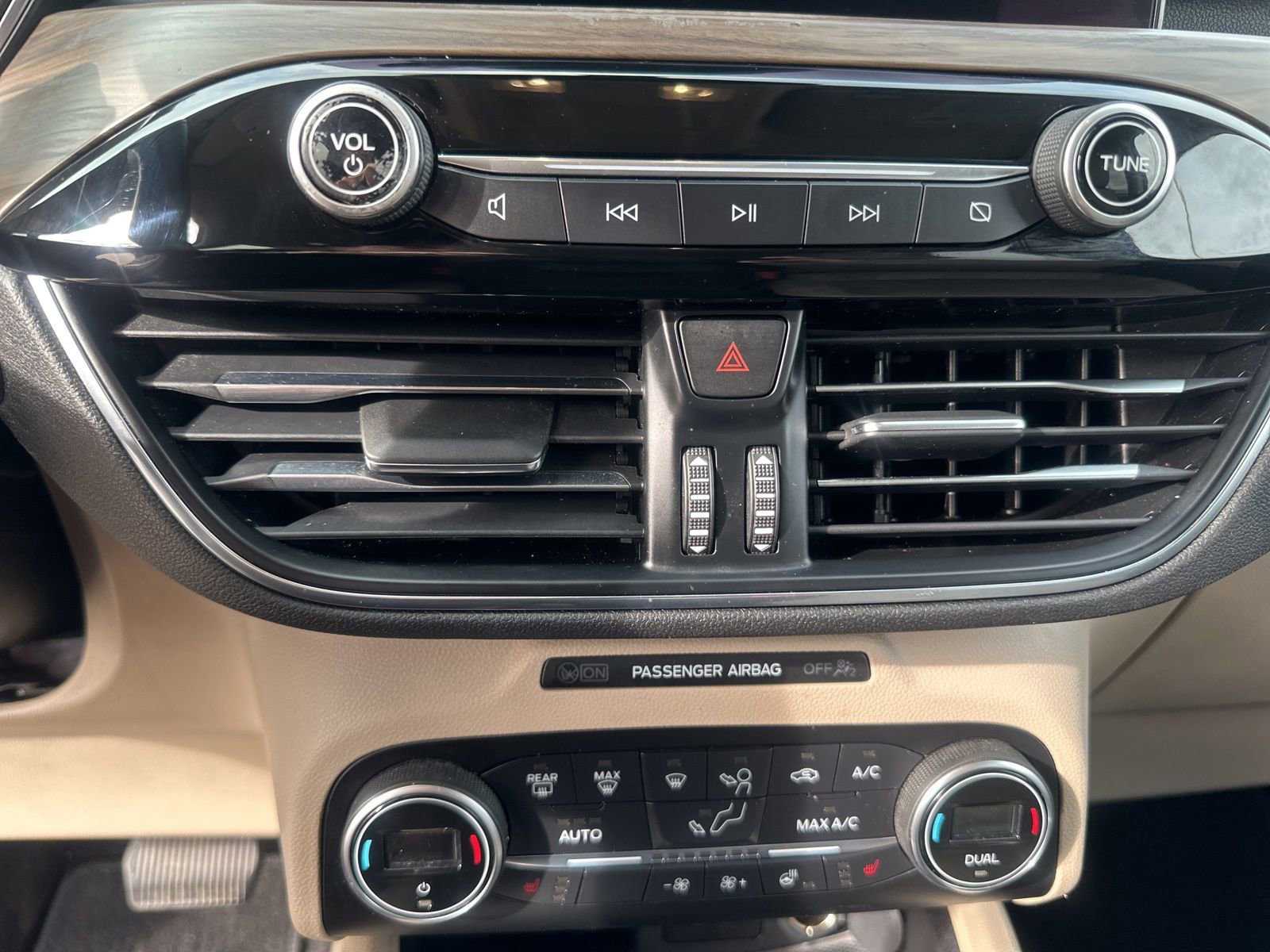 Certified 2020 Ford Escape Titanium image 20