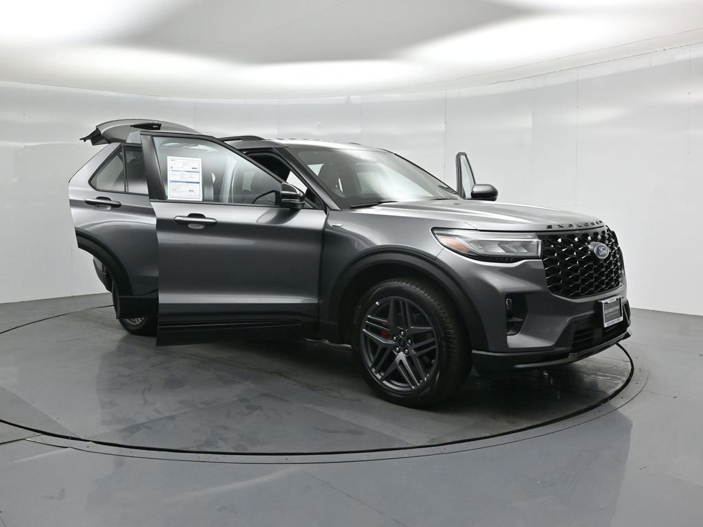 Certified 2025 Ford Explorer ST-Line w/ ST-Line Street Pack image 53