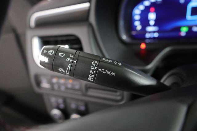 Used 2022 Chevrolet Suburban RST w/ Sport Performance Package AWD/4WD image 16