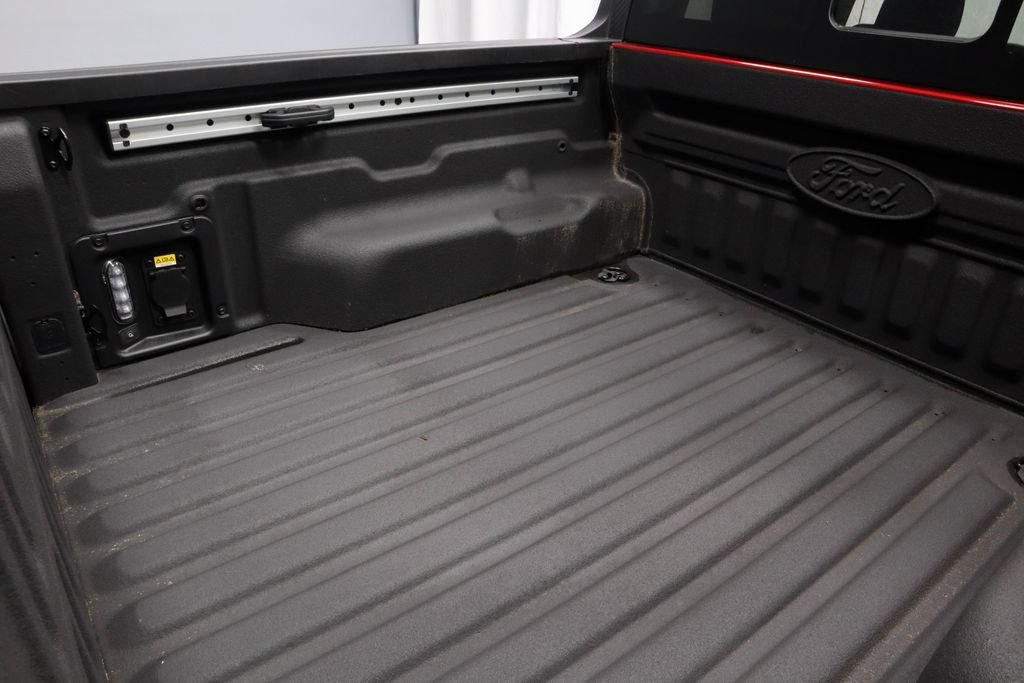 Certified 2025 Ford Maverick Lariat w/ Black Appearance Package AWD/4WD image 16