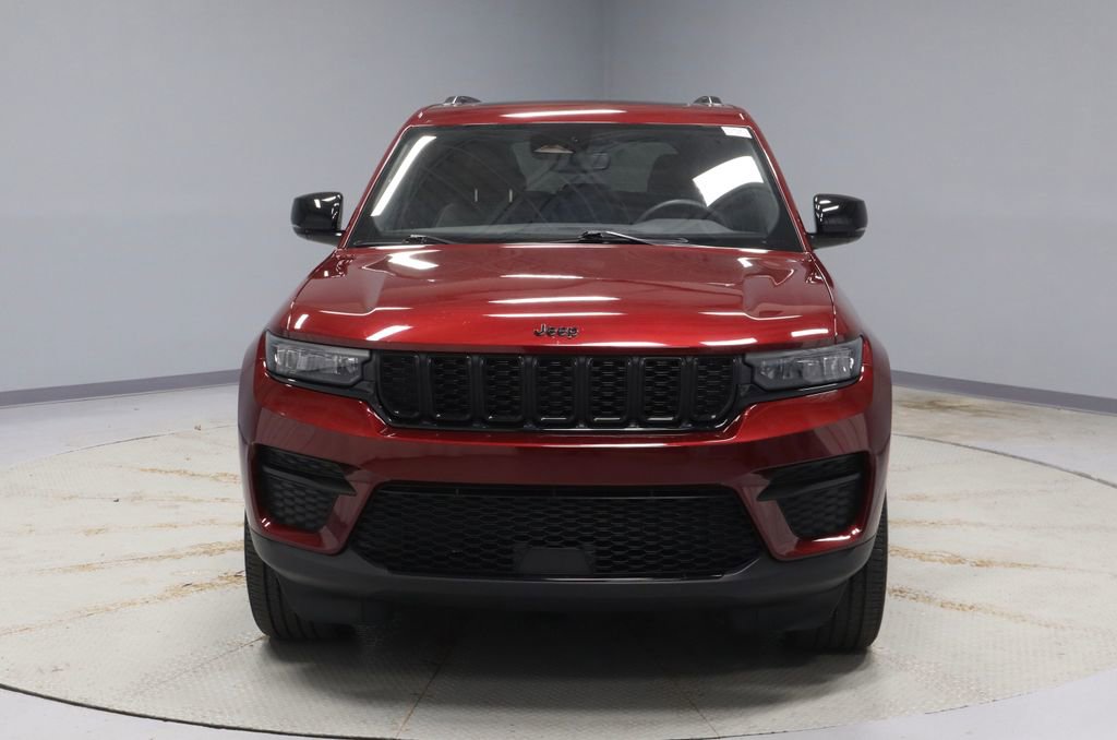 Used 2023 Jeep Grand Cherokee Altitude image 6