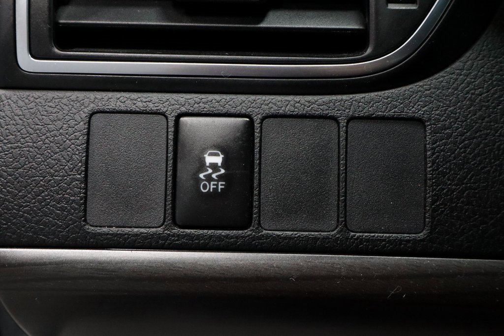 Used 2017 Toyota Camry LE image 23