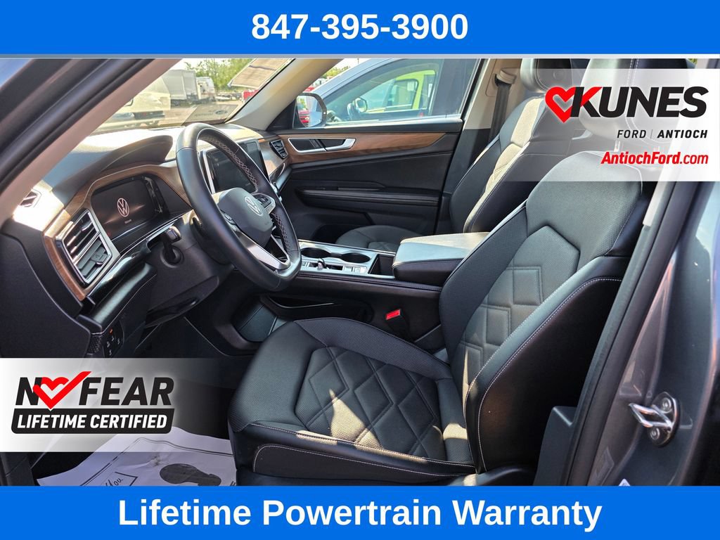 Used 2024 Volkswagen Atlas SE AWD/4WD image 14