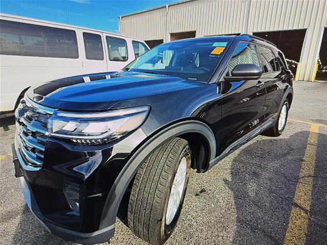 Certified 2025 Ford Explorer Active AWD/4WD image 1