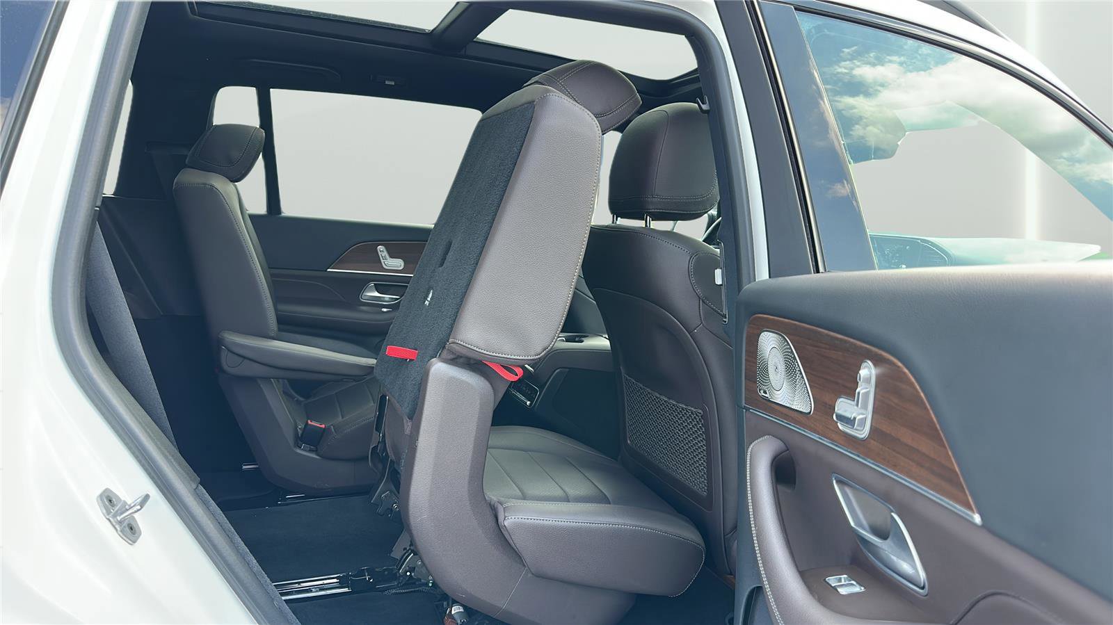 Used 2022 Mercedes-Benz GLS 450 4MATIC image 15