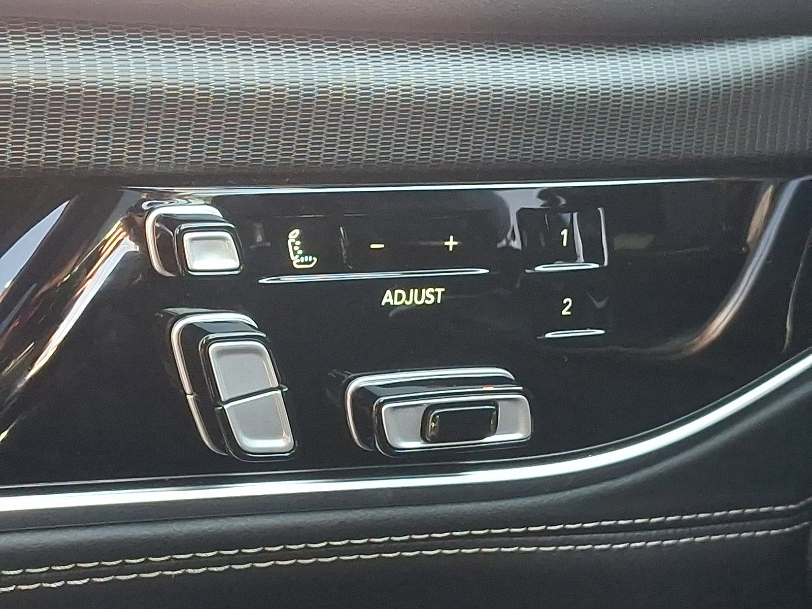 Used 2025 Jeep Grand Wagoneer Series II Obsidian w/ Quick Order Packagew 28T image 34