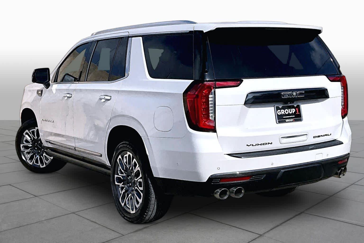 Used 2023 GMC Yukon Denali Ultimate AWD/4WD image 12