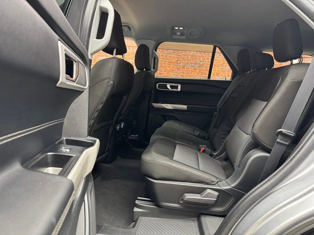 Certified 2022 Ford Explorer XLT image 25
