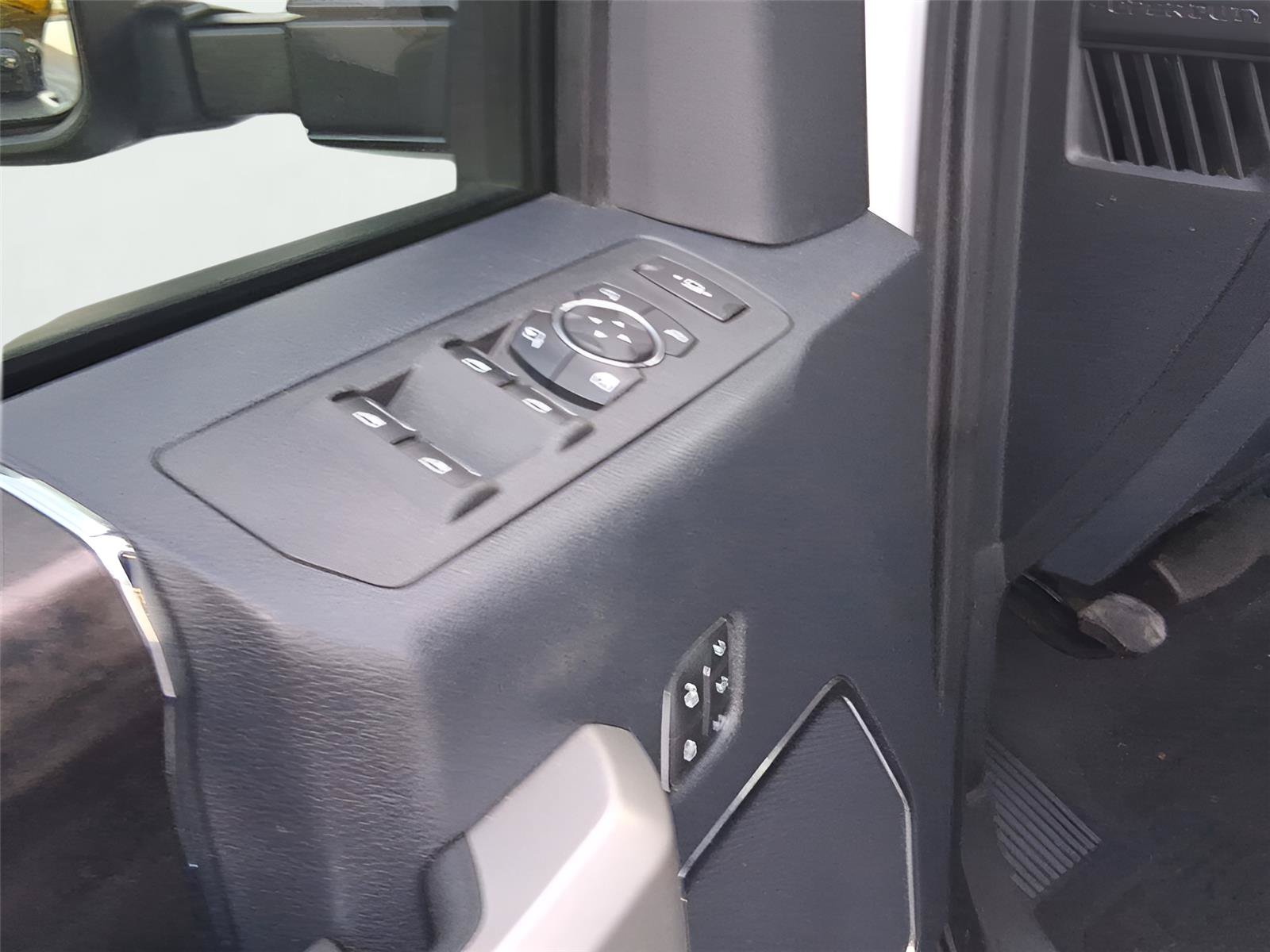 Certified 2022 Ford F250 4x4 Crew Cab Super Duty image 9