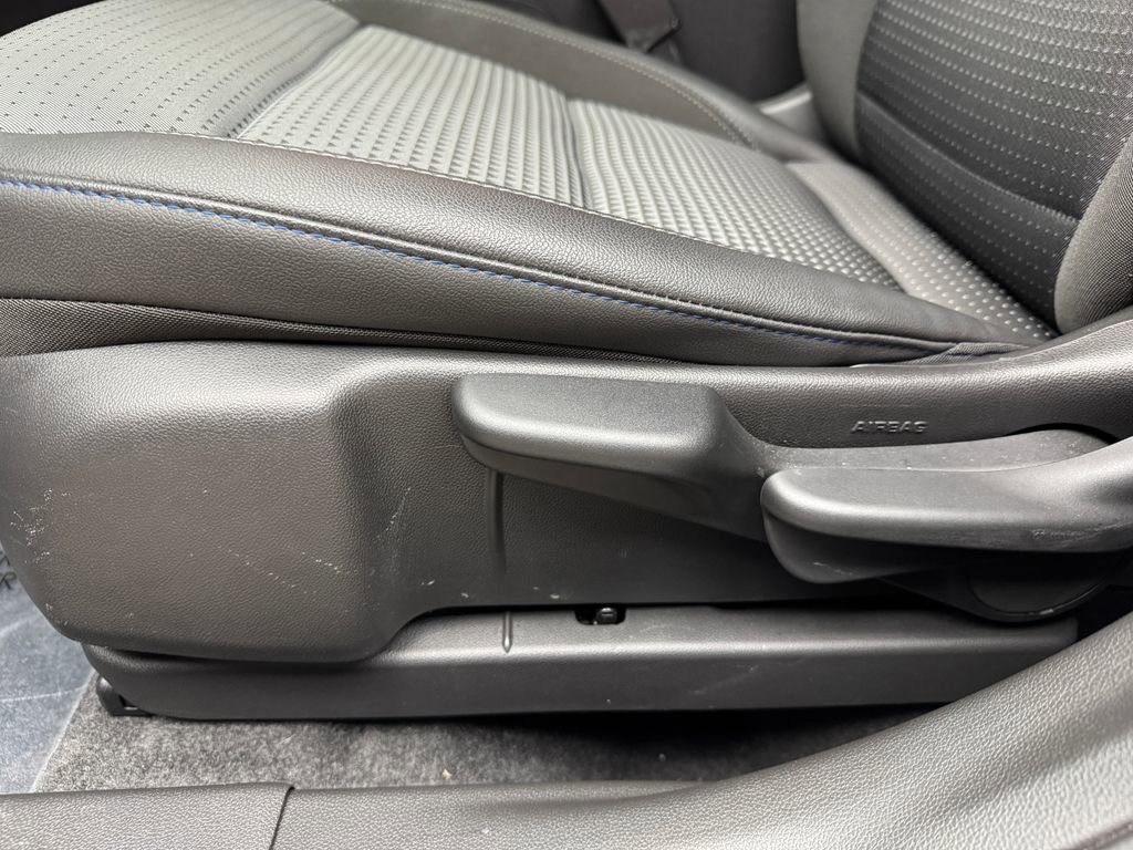 Used 2024 Chevrolet Trax LT w/ LT Convenience Package image 13