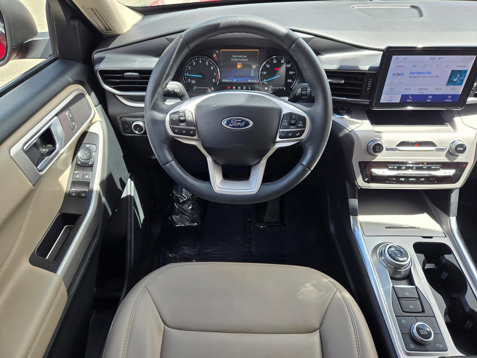 Certified 2024 Ford Explorer XLT w/ Equipment Group 202A AWD/4WD image 15