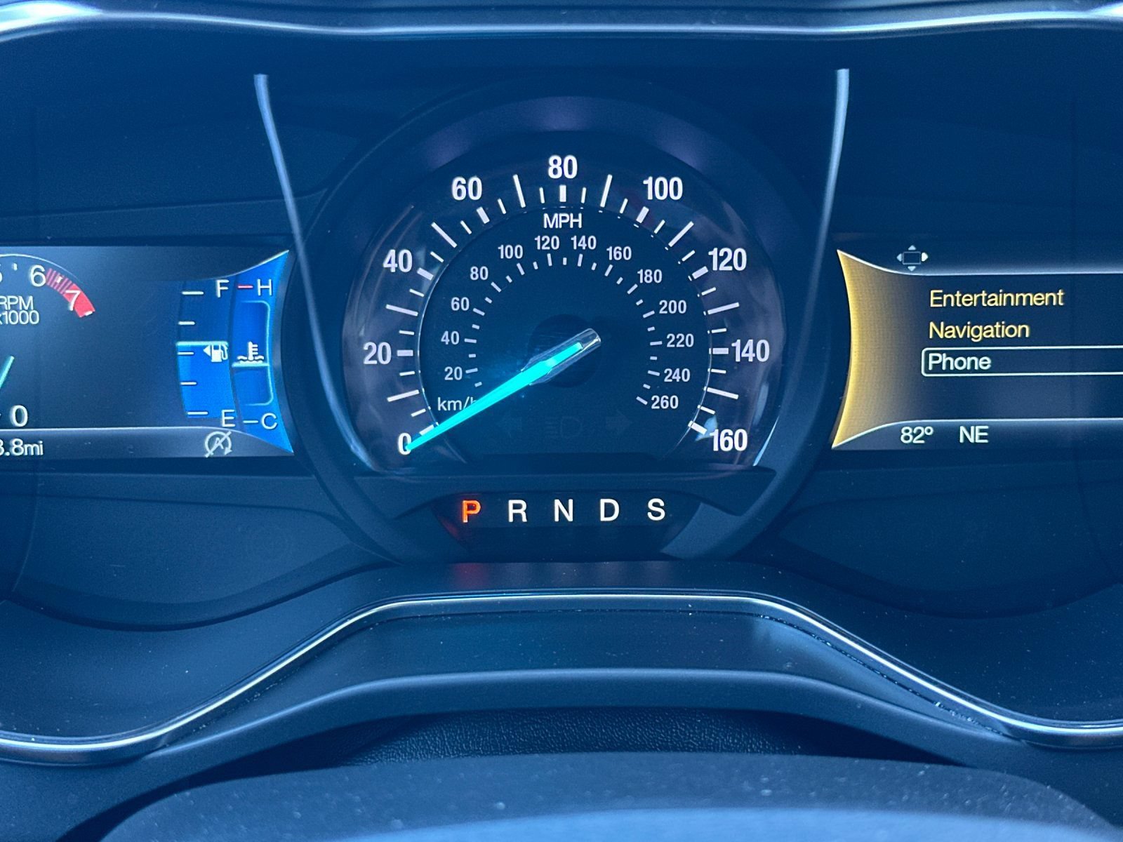 Certified 2018 Ford Fusion SE w/ Fusion SE Technology Package FWD image 30