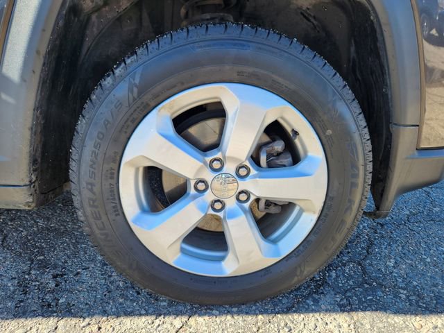 Used 2018 Jeep Compass Latitude w/ Cold Weather Group image 21