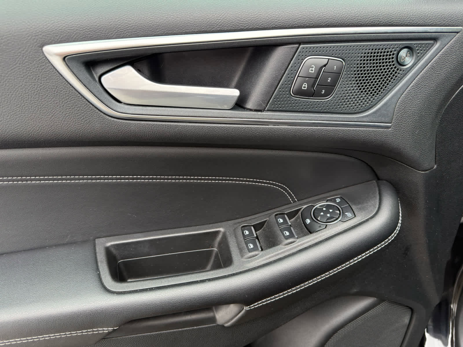 Certified 2024 Ford Edge Titanium image 20