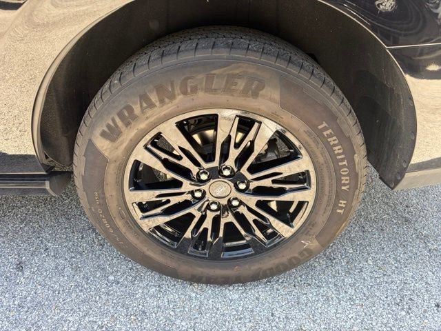 Certified 2025 Ford Expedition Platinum AWD/4WD image 28