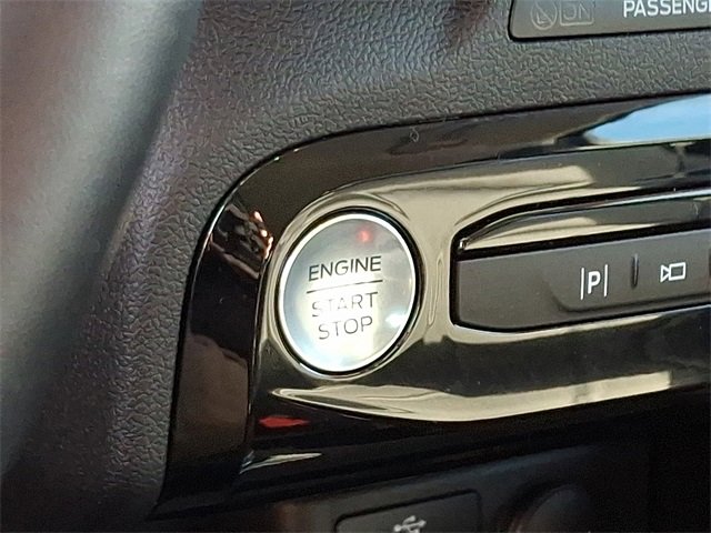 Certified 2025 Ford Escape Platinum w/ Premium Technology Package image 24