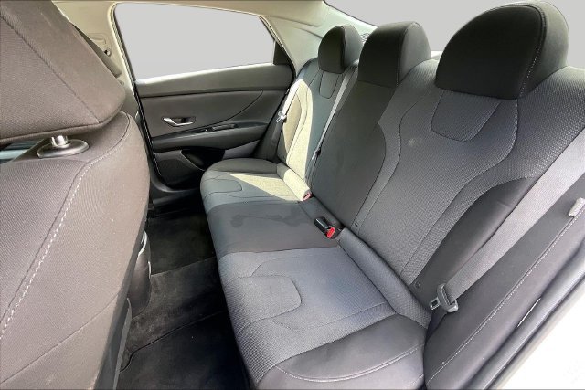 Used 2024 Hyundai Elantra SE FWD image 28