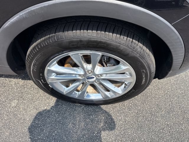 Certified 2019 Ford Explorer XLT w/ Equipment Group 202A AWD/4WD image 16