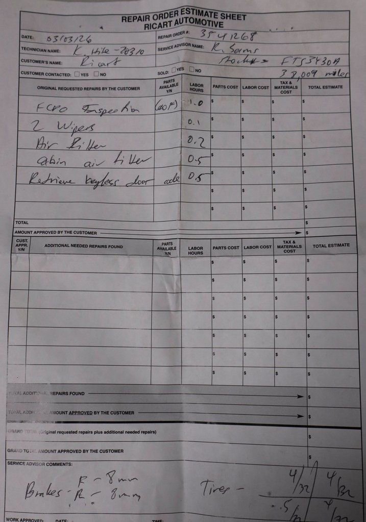 Certified 2023 Ford Explorer XLT w/ Equipment Group 202A image 9