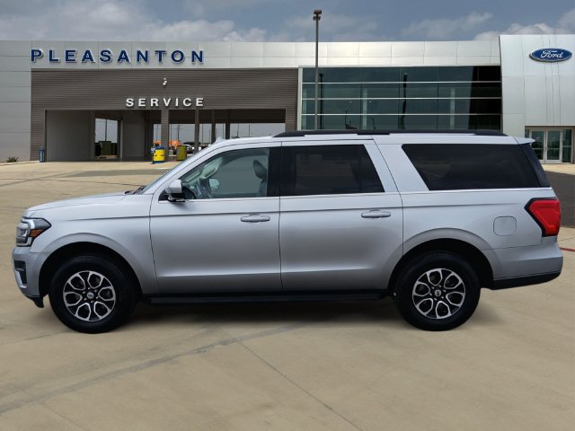 Certified 2024 Ford Expedition Max XLT AWD/4WD image 2