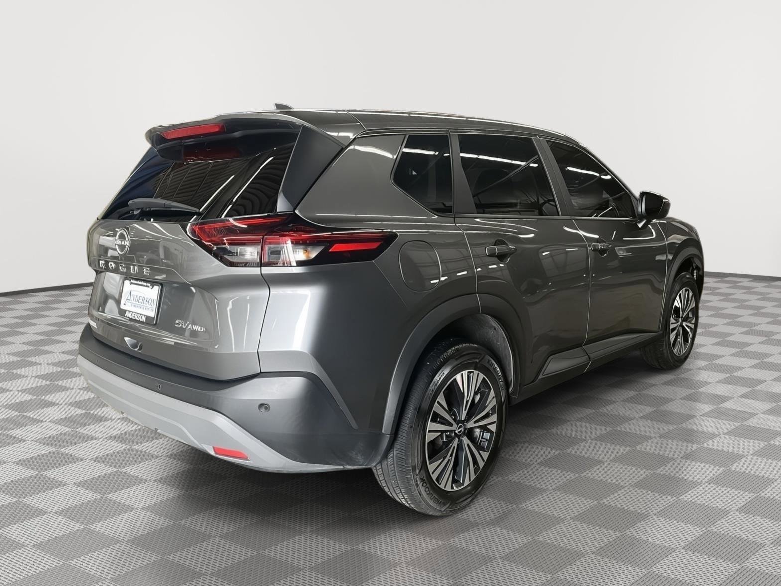 Used 2023 Nissan Rogue SV image 5