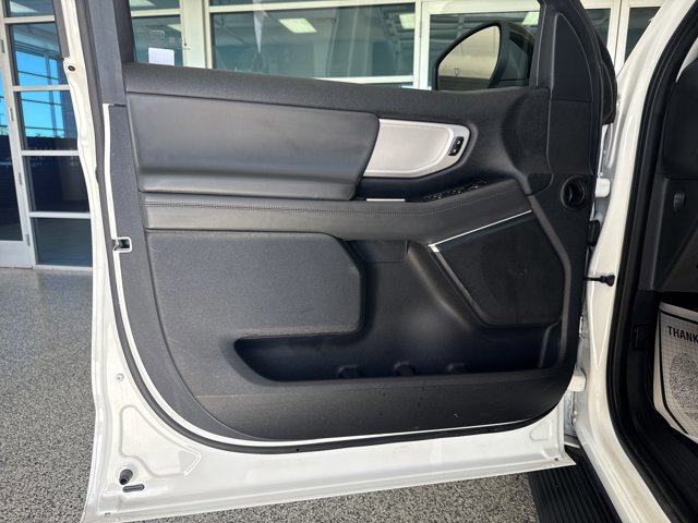 Certified 2025 Ford Expedition Active AWD/4WD image 5