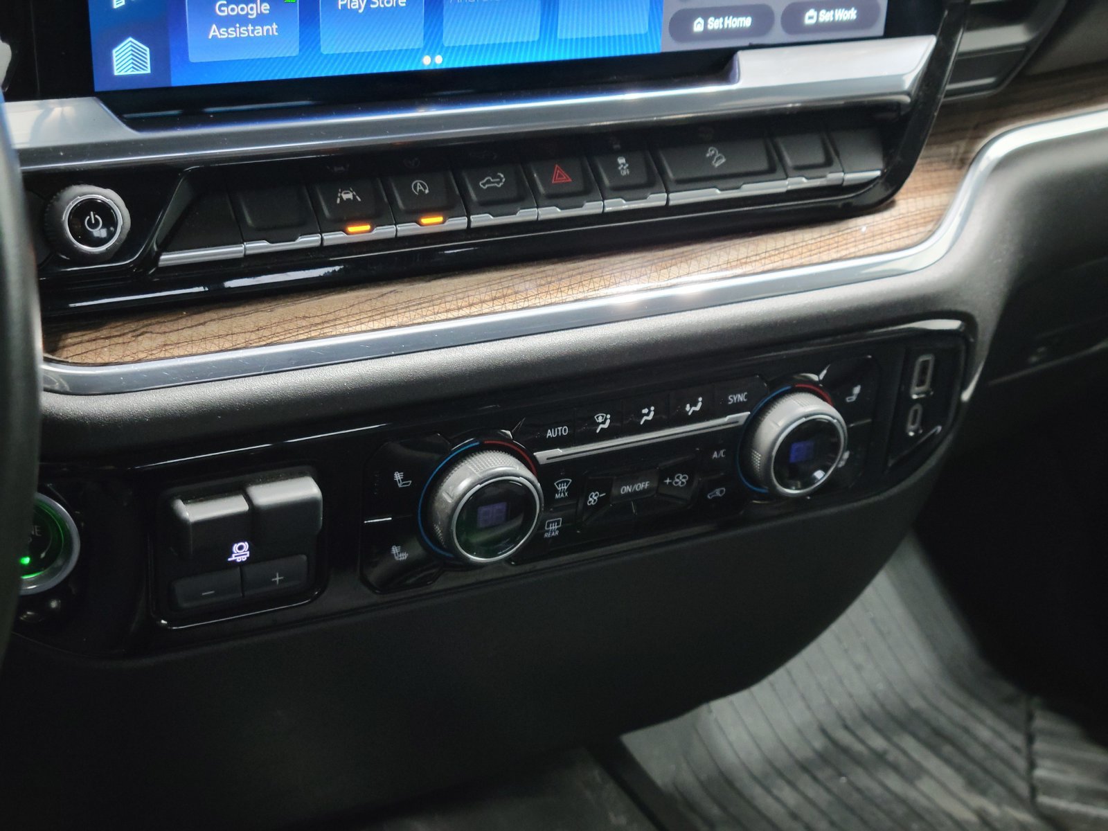 Used 2024 Chevrolet Silverado 1500 LT AWD/4WD image 20