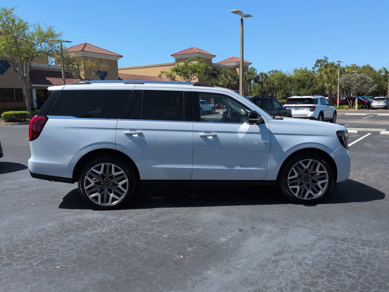 Certified 2025 Ford Expedition Platinum w/ Platinum Ultimate Package image 6