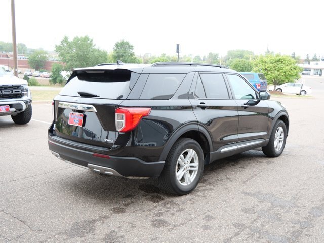 Certified 2023 Ford Explorer XLT w/ Equipment Group 202A AWD/4WD image 5