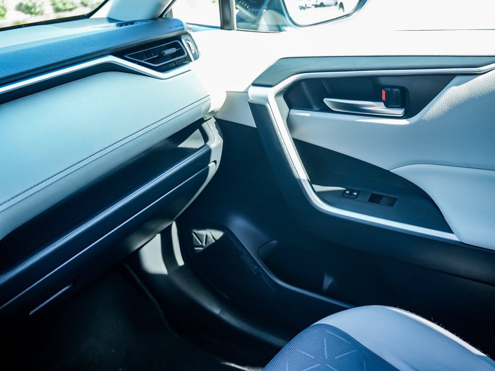Used 2019 Toyota RAV4 XLE w/ Convenience Package AWD/4WD image 18