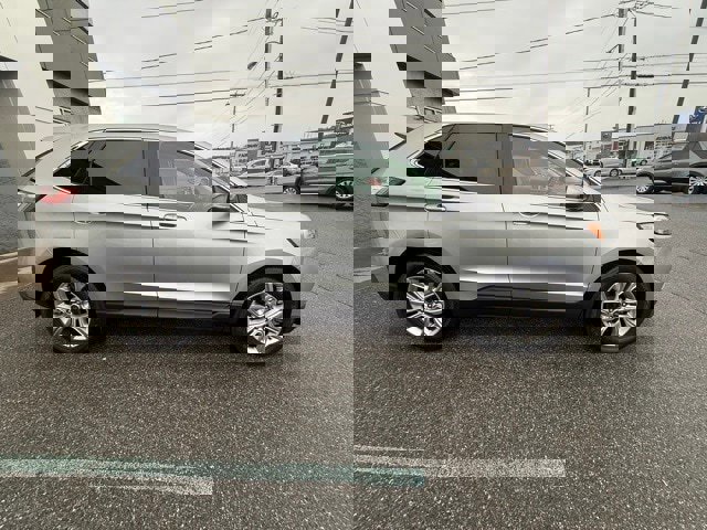 Certified 2022 Ford Edge Titanium image 6