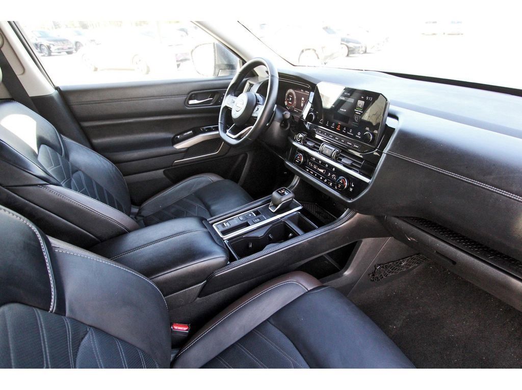 Used 2023 Nissan Pathfinder Platinum image 34
