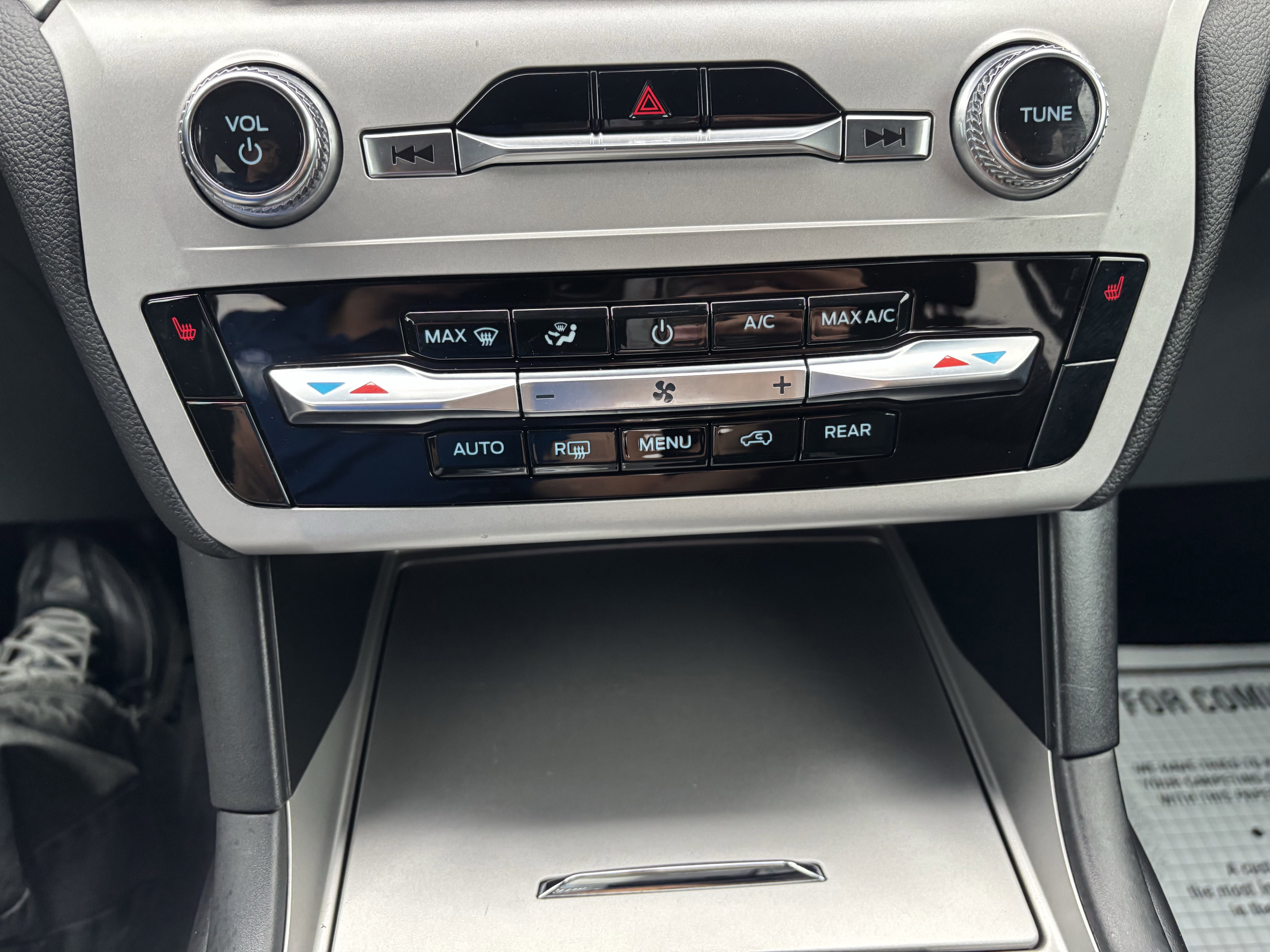 Certified 2023 Ford Explorer XLT image 37