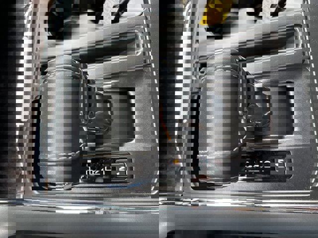 Certified 2021 Ford F150 Lariat w/ Equipment Group 502A High image 19