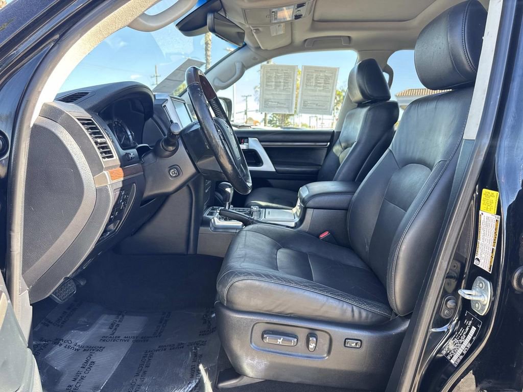 Used 2020 Toyota Land Cruiser w/ Preferred Accessory Package image 20