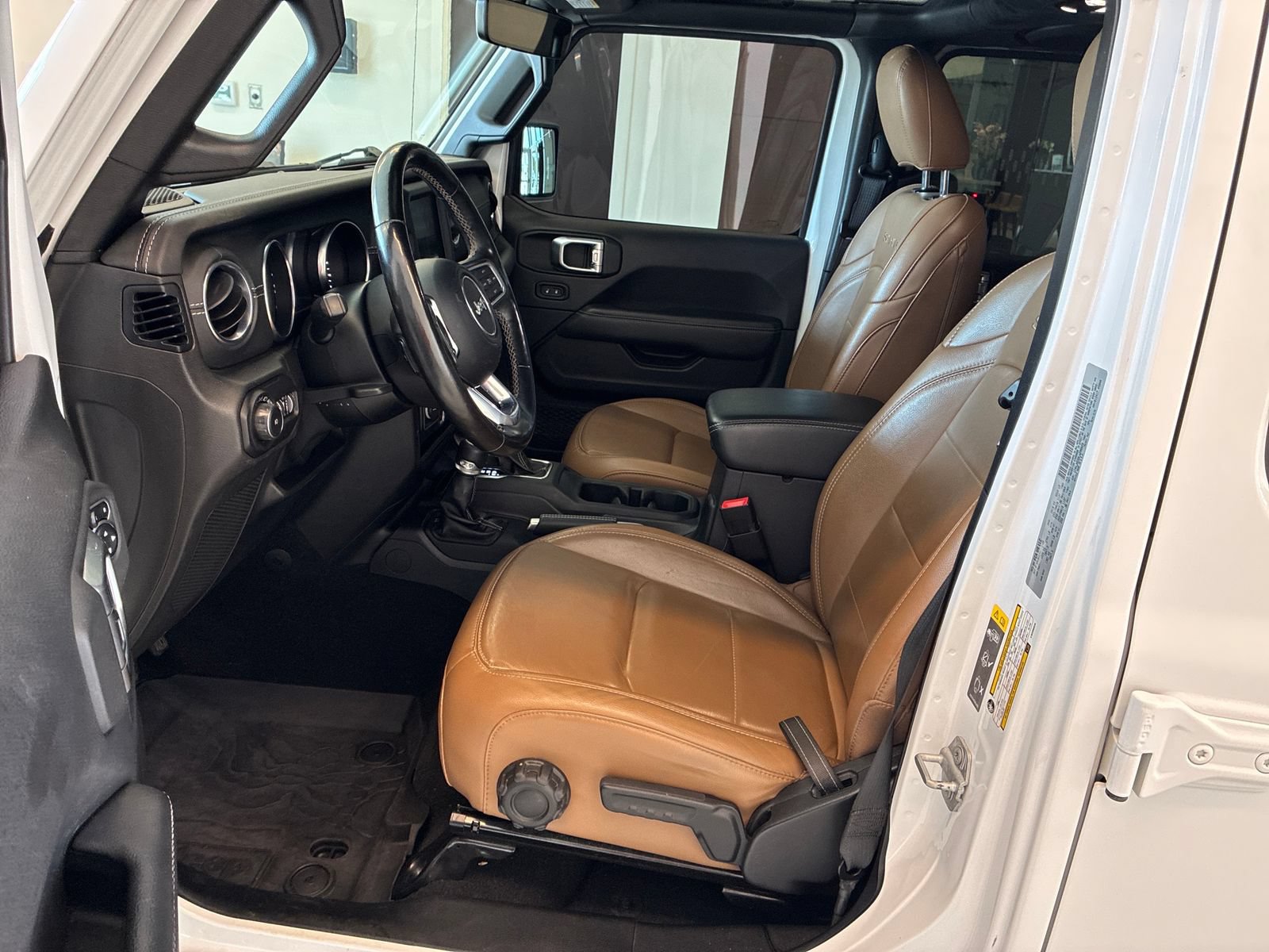 Used 2020 Jeep Wrangler Unlimited Sahara AWD/4WD image 13