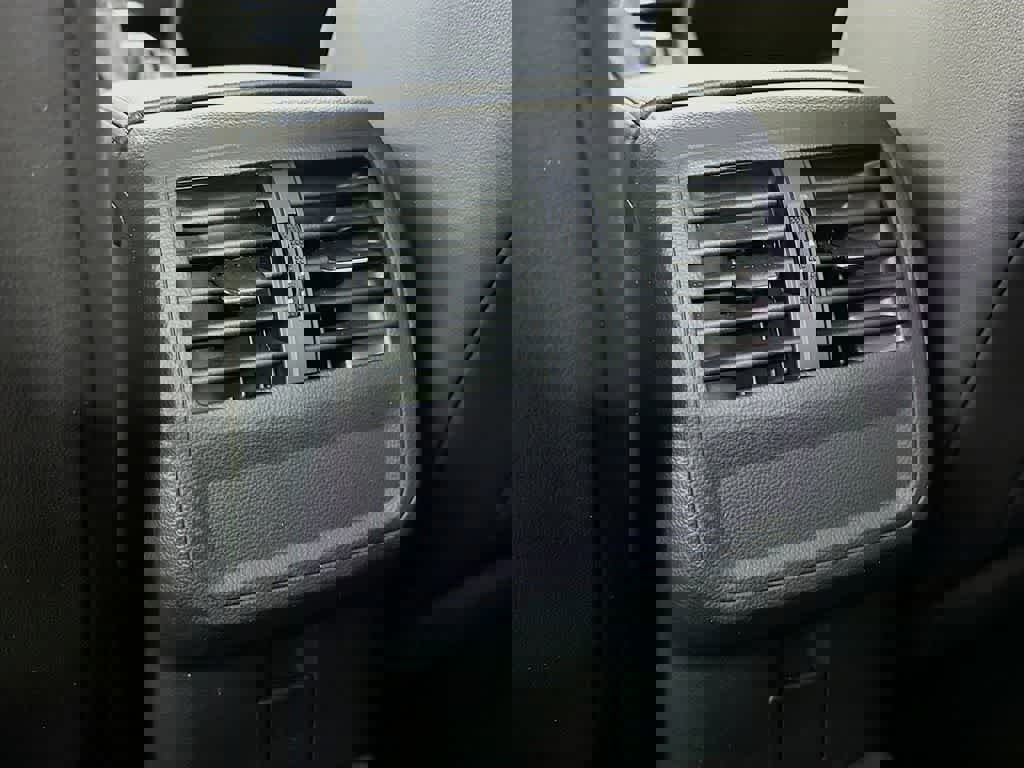 Used 2021 Volkswagen Arteon SE image 16