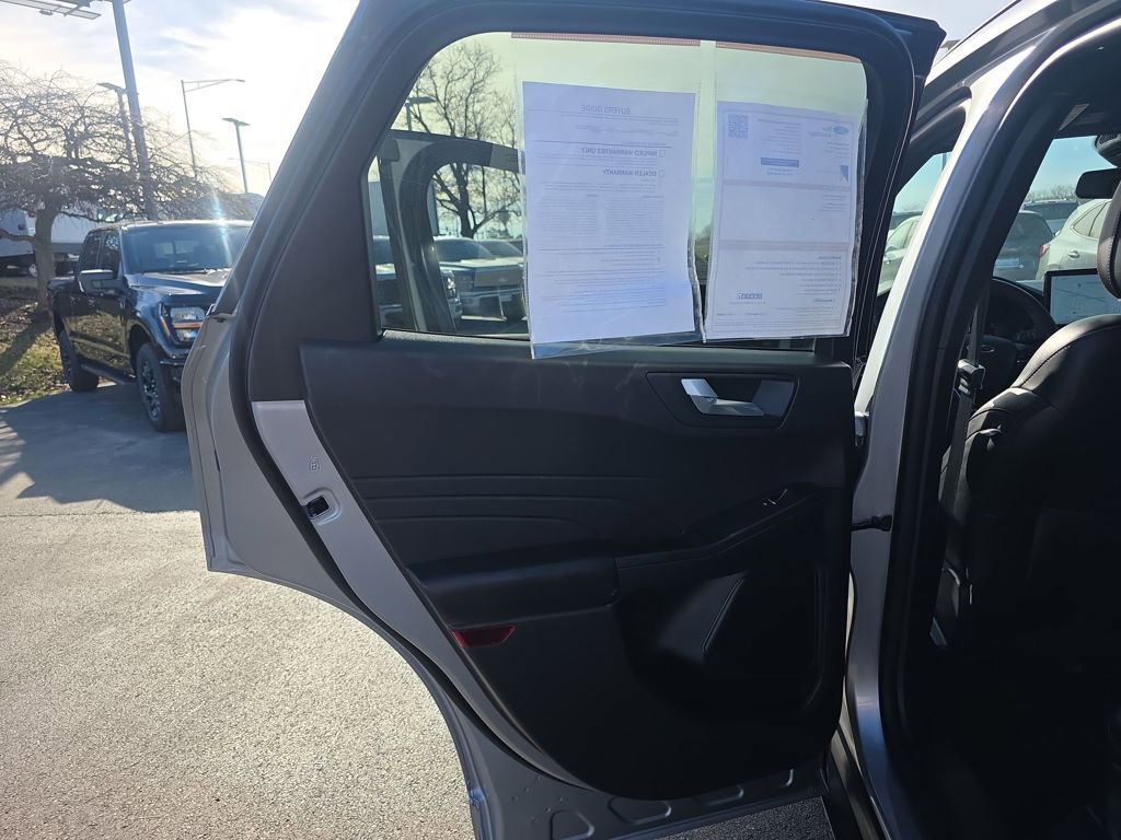 Certified 2023 Ford Escape ST-Line Elite AWD/4WD image 38