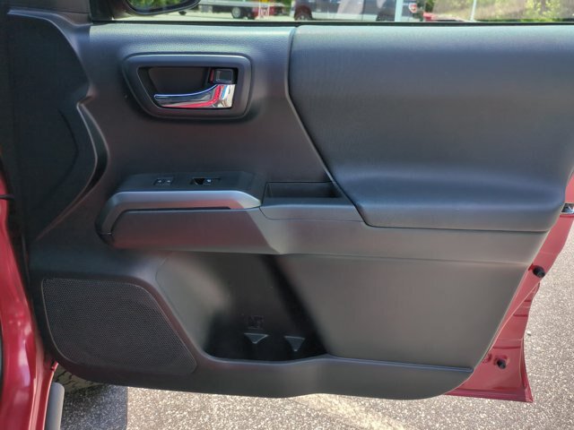 Used 2019 Toyota Tacoma TRD Off-Road AWD/4WD image 32