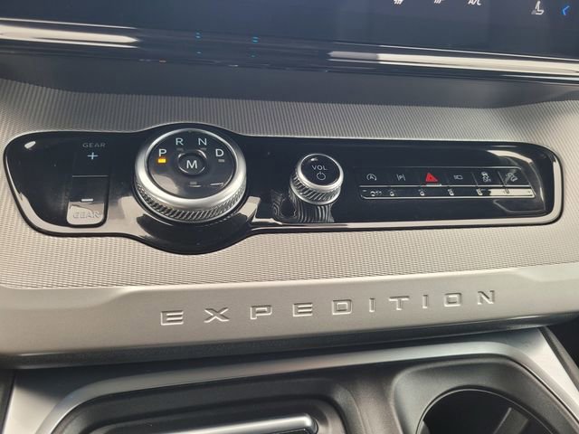 Certified 2025 Ford Expedition Active image 24