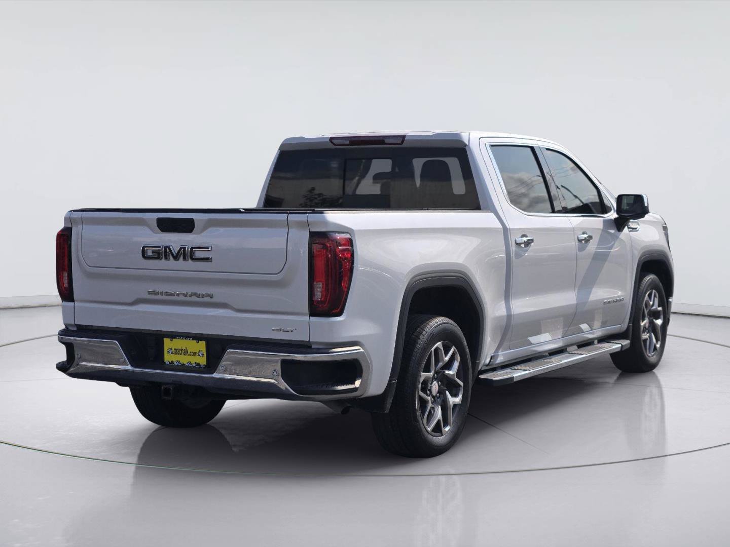 Used 2024 GMC Sierra 1500 SLT RWD image 8
