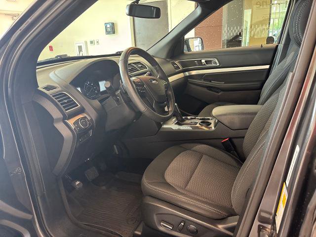 Certified 2017 Ford Explorer XLT w/ Equipment Group 201A FWD image 11