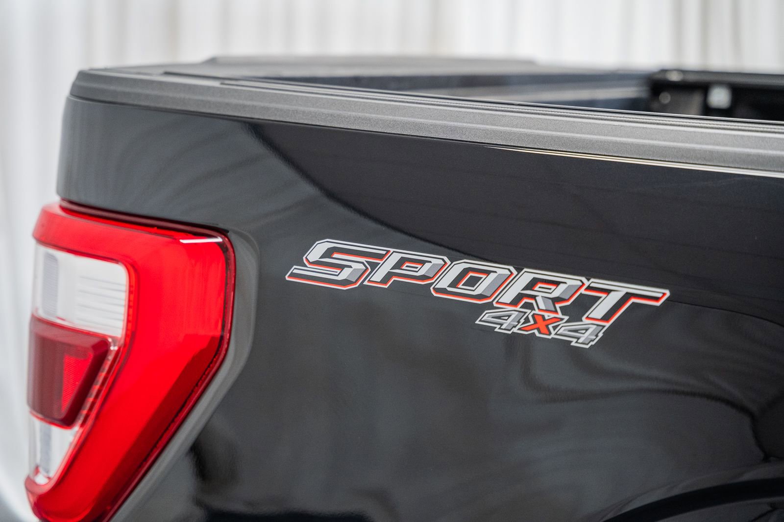 Certified 2023 Ford F150 Lariat w/ Equipment Group 502A High image 25